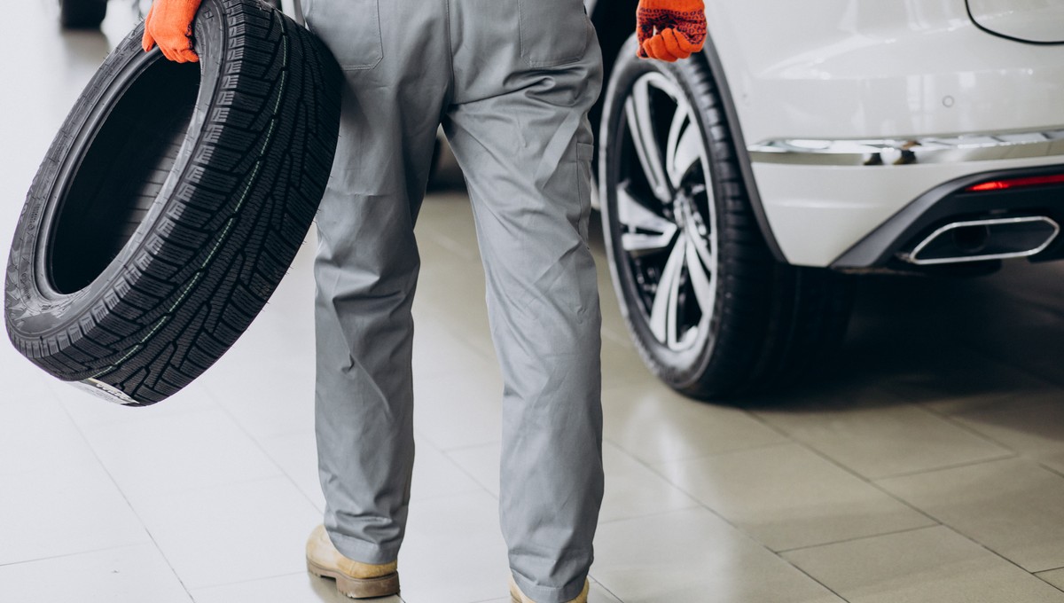 при какой температуре менять резину на летнюю. когда менять резину. меняем резину на летнюю. зимняя резина памятка. когда переобувать летнюю резину.